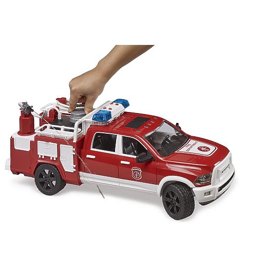 Bruder RAM 2500 Feuerwehrfahrzeug mit Licht- und Soundmodul