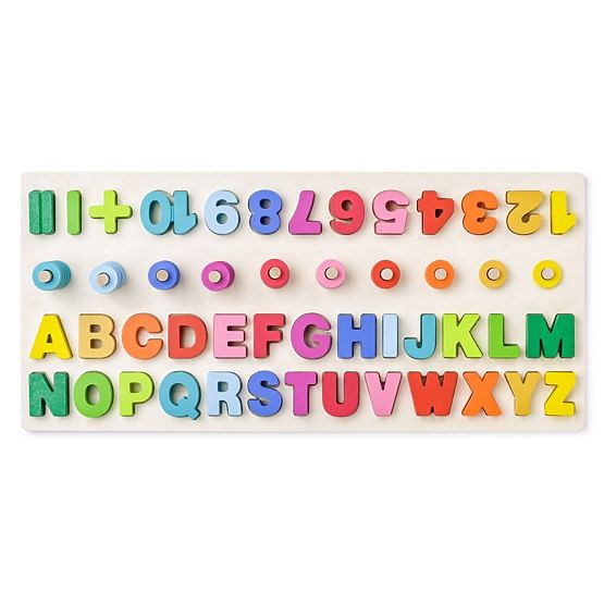 Didaktische Tafel mit Buchstaben und Zahlen
