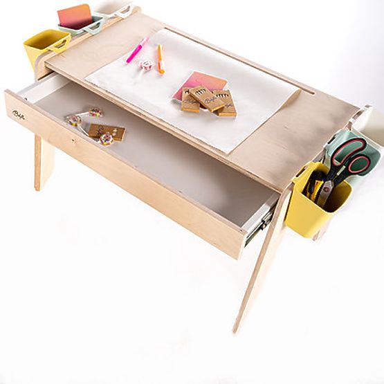 Kinderset Tisch und zwei Stühle mit Zubehör