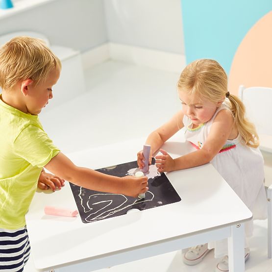 Kindertisch Crafty 2in1 + 2 Stühle 