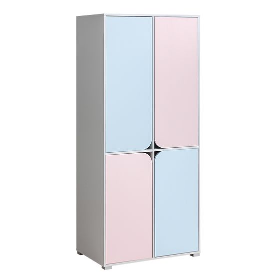 Kleiderschrank Draußen