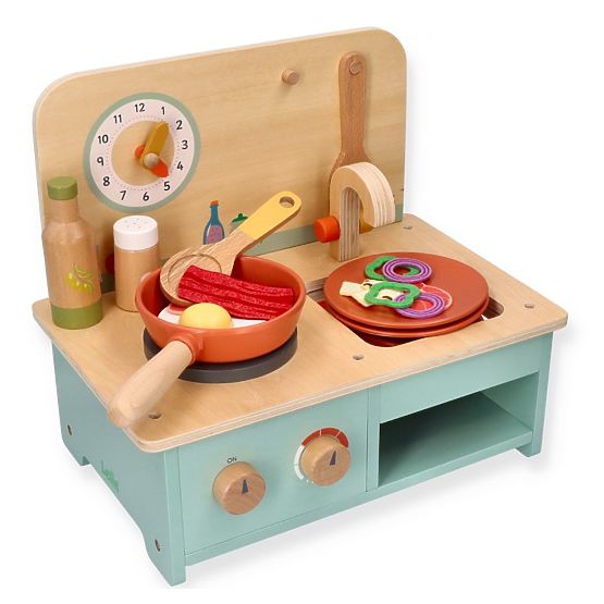 Kleine Holzküche mit Zubehör