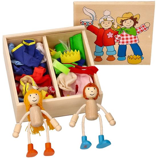 Holzpuppen anziehen