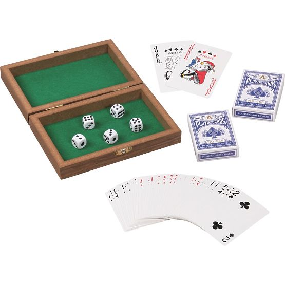 Spielbox mit Karten und Würfeln