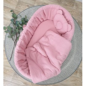 Korbbett mit Ausstattung für ein Baby – Altrosa, Ourbaby