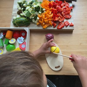 Bigjigs Toys Schneiden von Früchten in einer Kiste, Bigjigs Toys