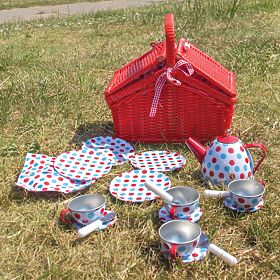 Bigjigs Toys Gepunktetes Teeset im Picknickkorb