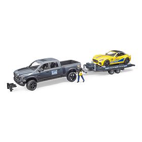 Bruder Geländewagen RAM mit Sportwagen und Figur