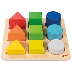 Formenpuzzle auf einem Sockel