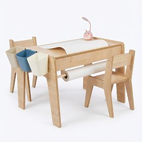 Kinderset Tisch und zwei Stühle mit Zubehör