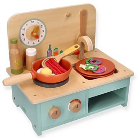 Kleine Holzküche mit Zubehör