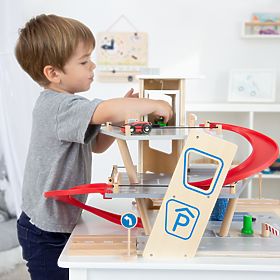 small foot Premium-Parkhaus